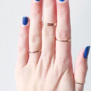Set of 5 18k gold plated thread thin minimalist stacking ring. Sizes 4-8